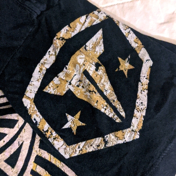 THROWDOWN graphics tee - Picture 4 of 6